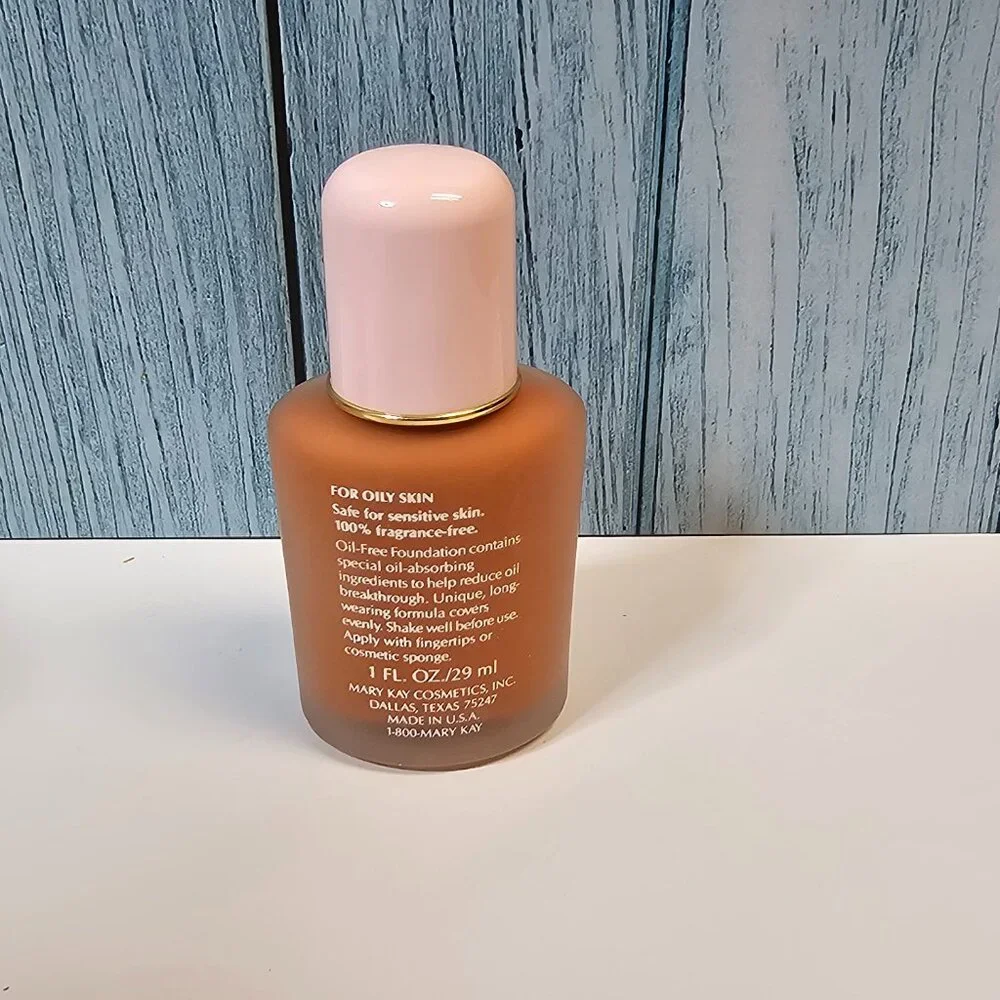 Mary Kay - Oil-Free‎ Foundation Cinnamon Beige #3867 - NIB Old Stock
